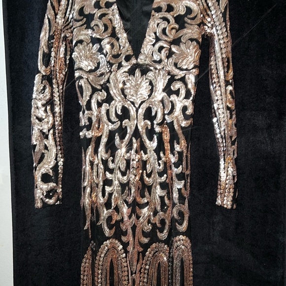 Rose gold and black long sleeve maxi dress - Picture 3 of 6